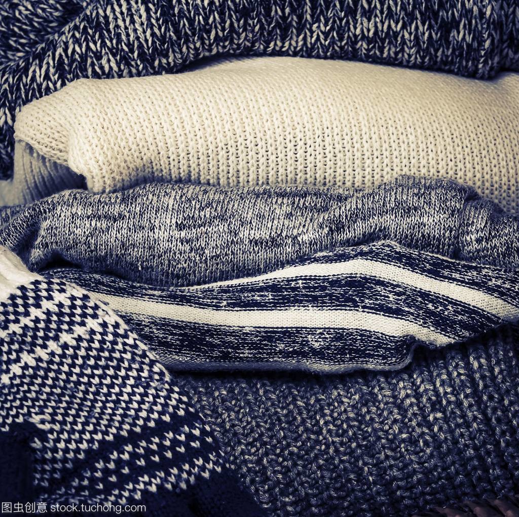 針織與木質(zhì)的對(duì)話 當(dāng)柔軟織物邂逅自然肌理